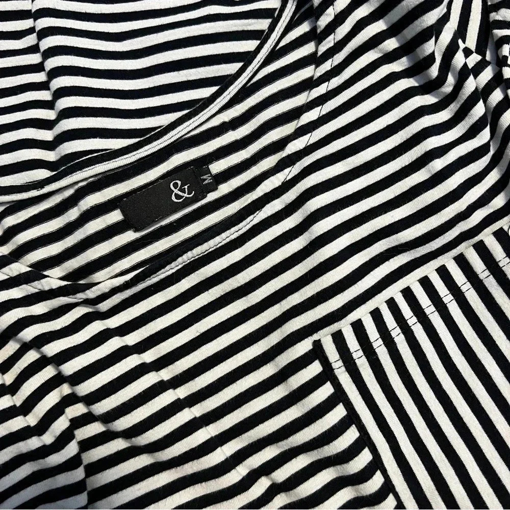 Ampersand & | Extra Long Striped Pocket Tee - Picture 6 of 6